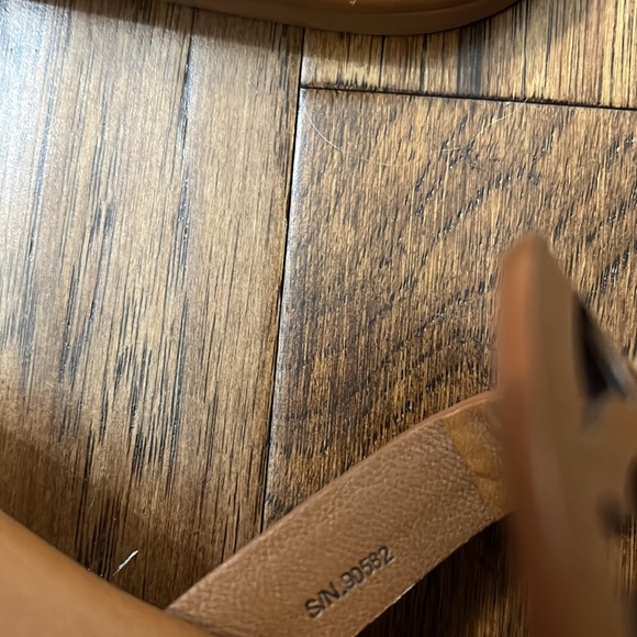 EUC Tory Burch Miller Soft leather 7.5 - Picture 10 of 10